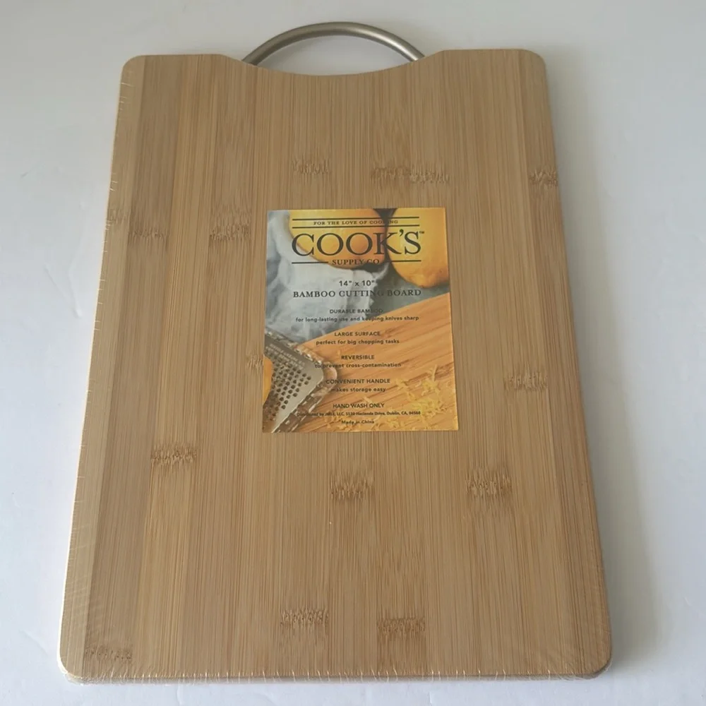 Cook’s bamboo cutting